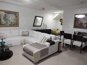 Casa confortável 3 suítes em Santos